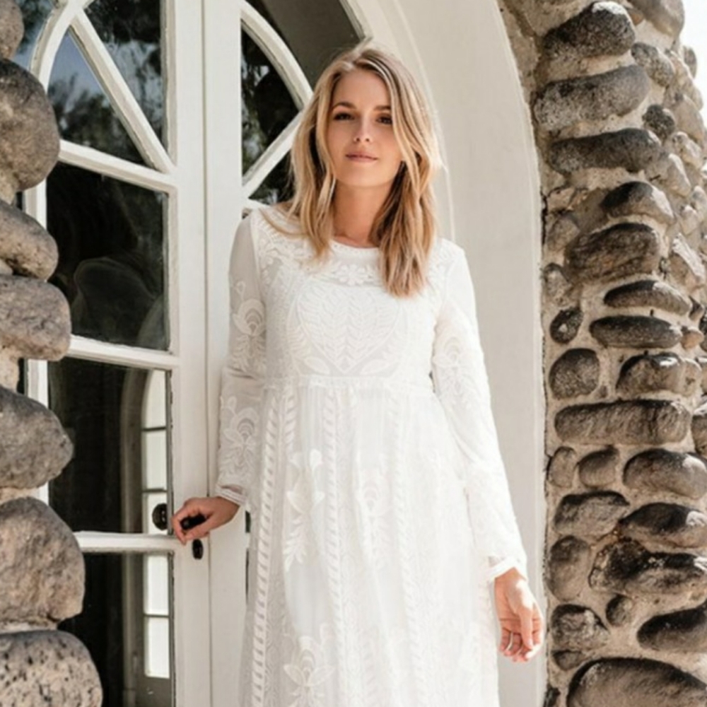 Whilte Lace Maxi Dress w/slip